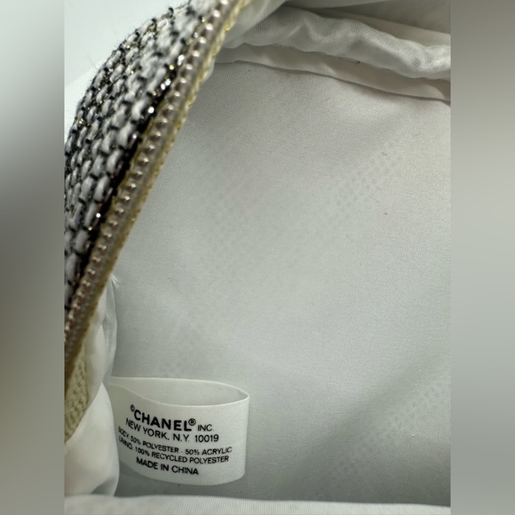 SOLD-CHANEL Holiday Makeup Bag 2022 - Picture 3 of 5